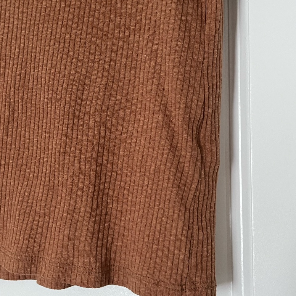 Madewell Rust Ribbed Short Sleeve Tee - Picture 2 of 4